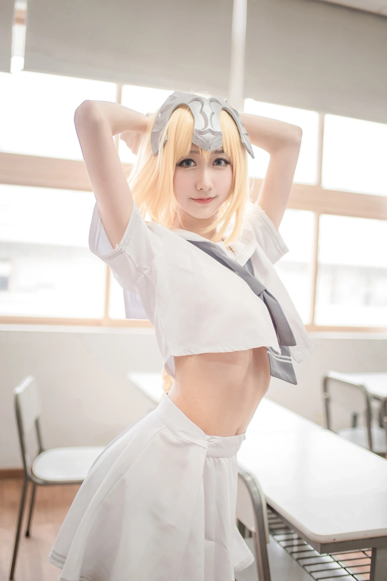 木棉棉《贞德（白）》写真图集 28P｜在线预览与图包下载