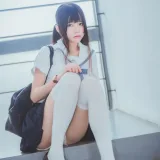 桜桃喵《蓝白水手服》写真图集 39P｜在线预览与图包下载