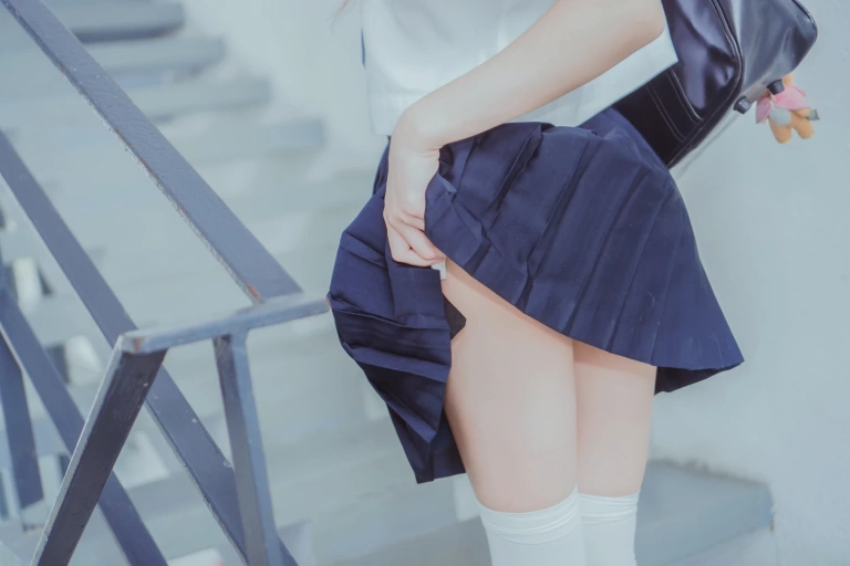 桜桃喵《蓝白水手服》写真图集 39P｜在线预览与图包下载