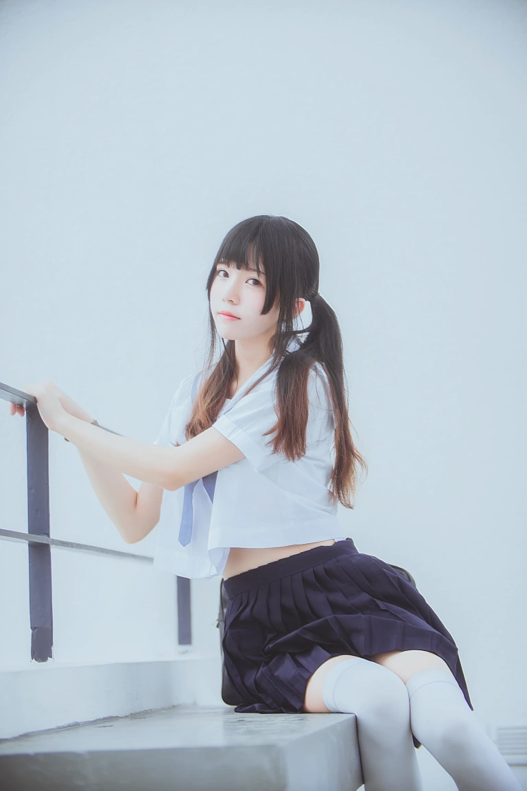 桜桃喵《蓝白水手服》写真图集 39P｜在线预览与图包下载
