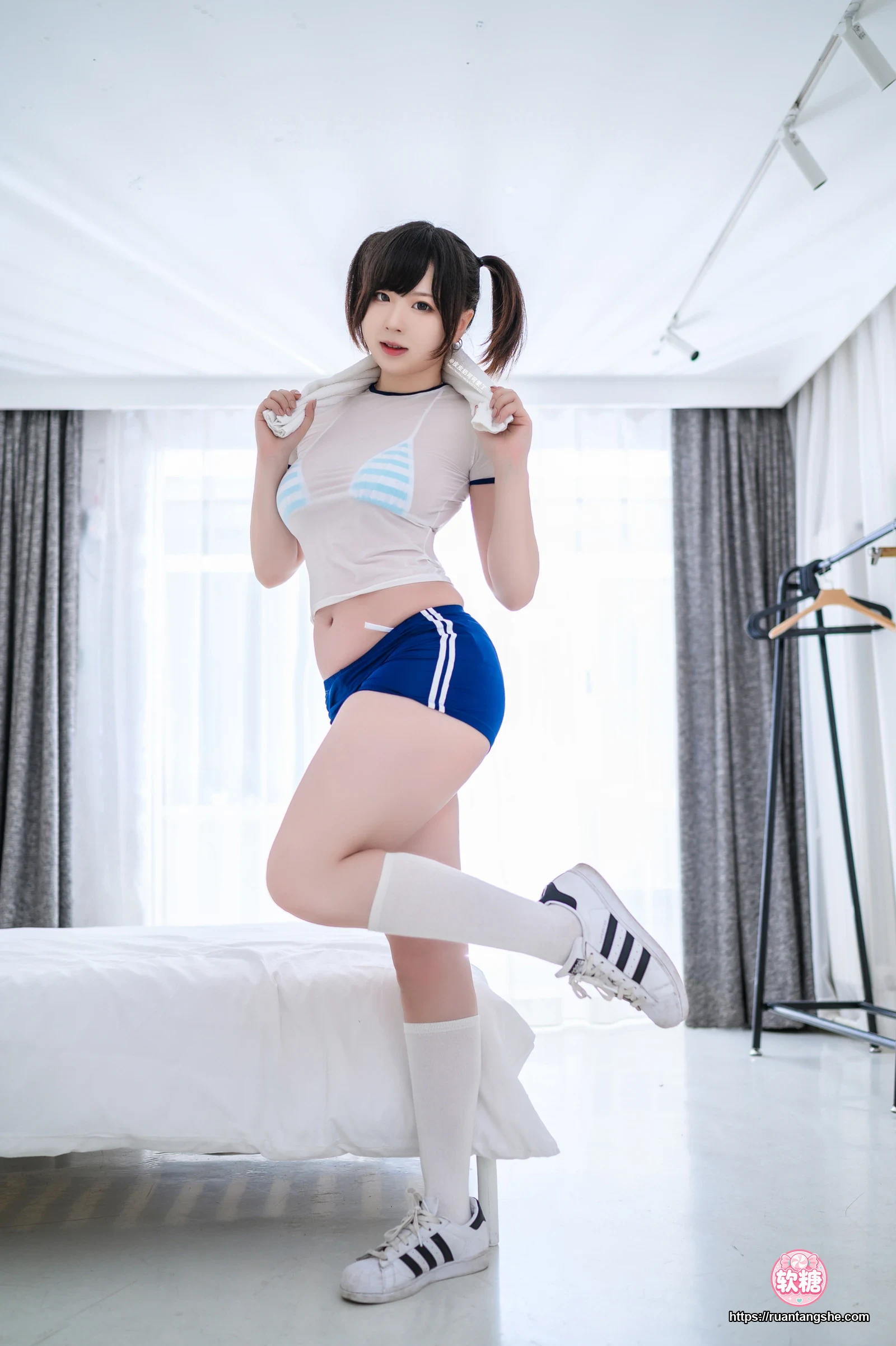 皮皮奶 皮皮奶 NO.016 - 透视体操服