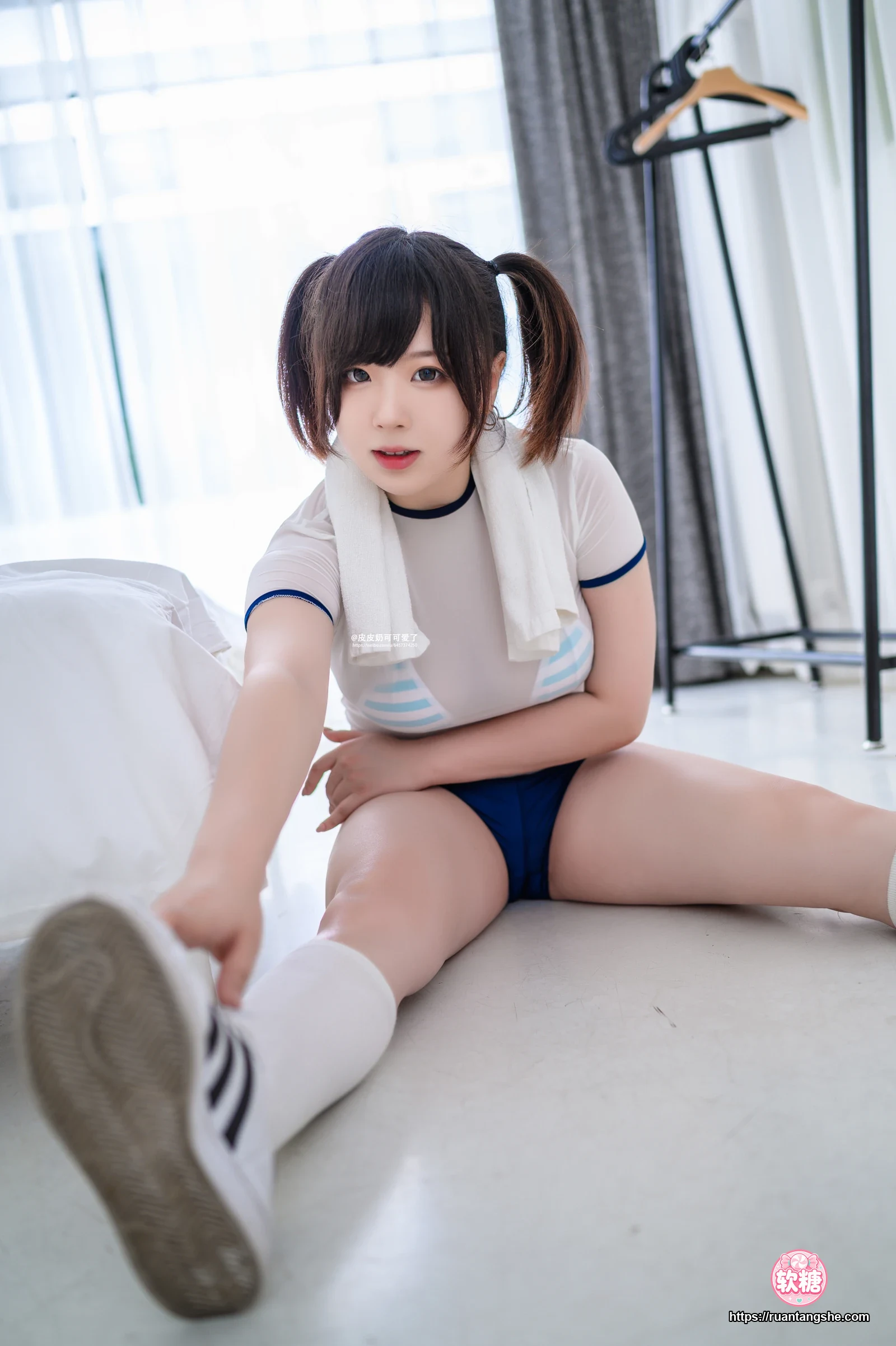皮皮奶 皮皮奶 NO.016 - 透视体操服