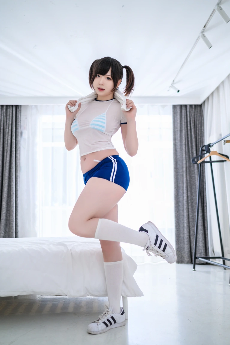 皮皮奶《透视体操服》写真图集 50P｜在线预览与图包下载