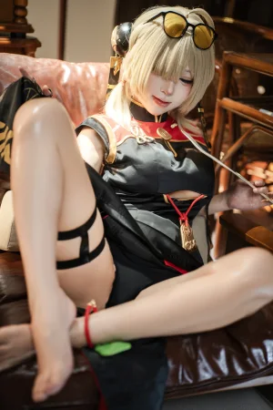 矢量鱼《绝区零 红豆》写真图集 60P｜在线预览与图包下载