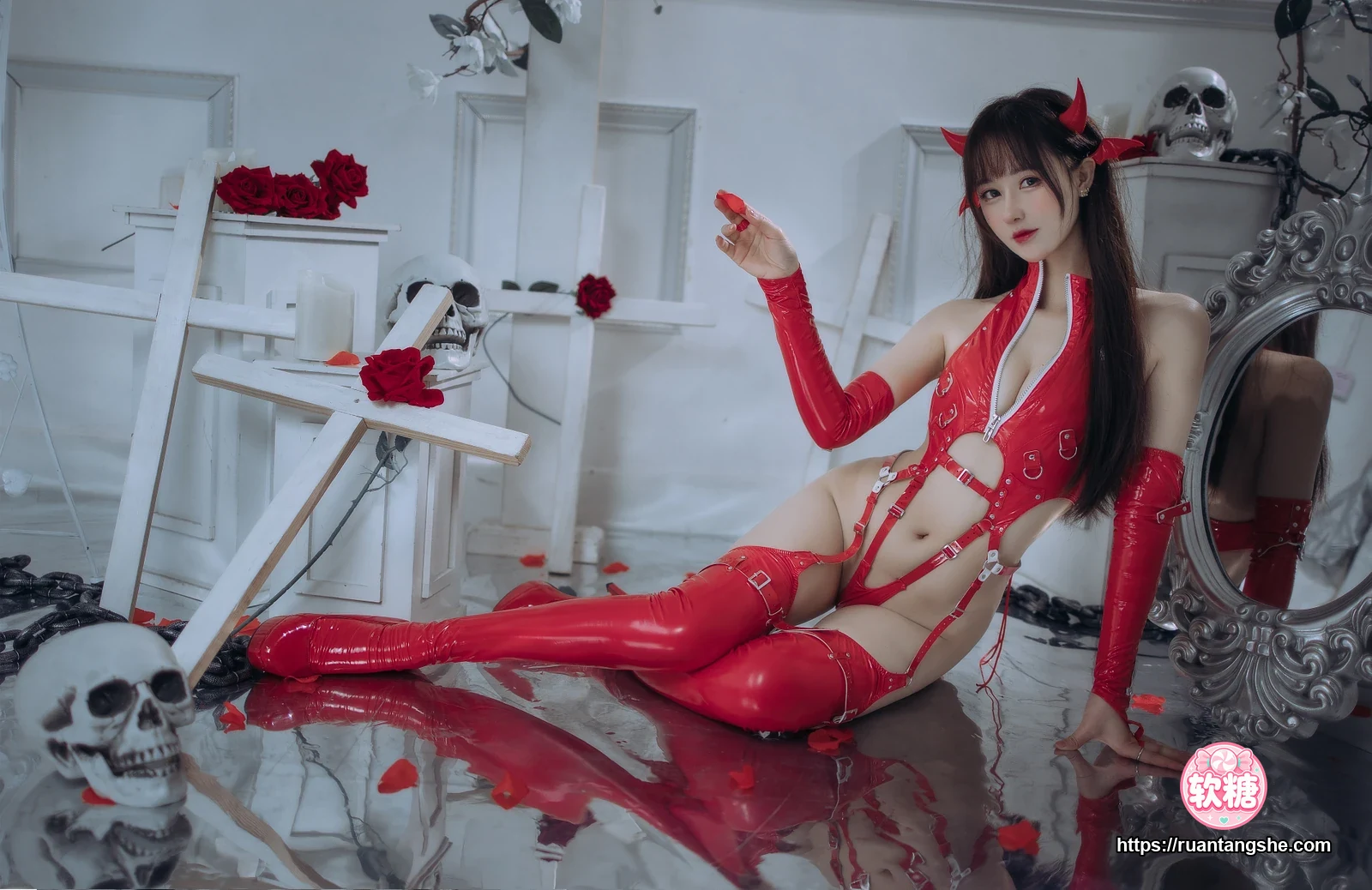 羽生三未 羽生三未 NO.016 - 红色胶衣小恶魔
