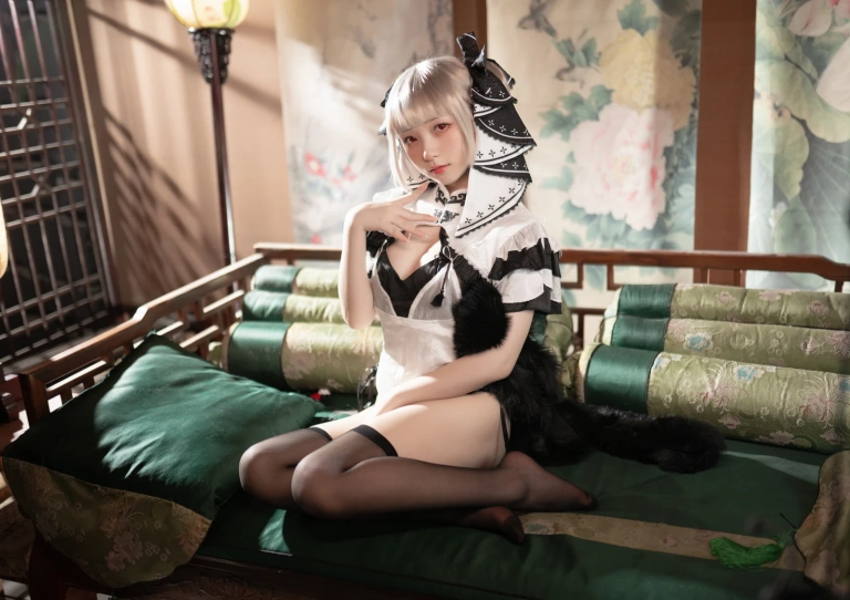 花铃《可畏旗袍》写真图集 84P｜在线预览与图包下载