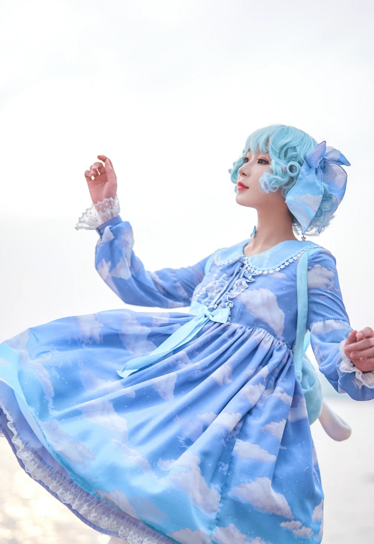 阿包也是兔娘《Lolita蓝裙》写真图集 9P｜在线预览与图包下载