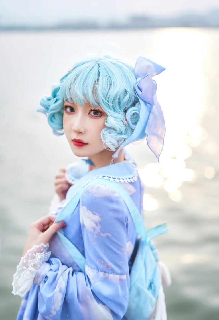 阿包也是兔娘《Lolita蓝裙》写真图集 9P｜在线预览与图包下载