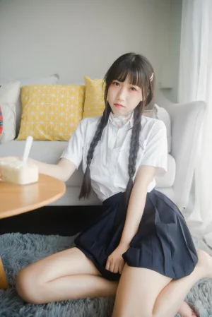 不呆猫《奶油少女》写真图集 80P+4V｜在线预览与图包下载