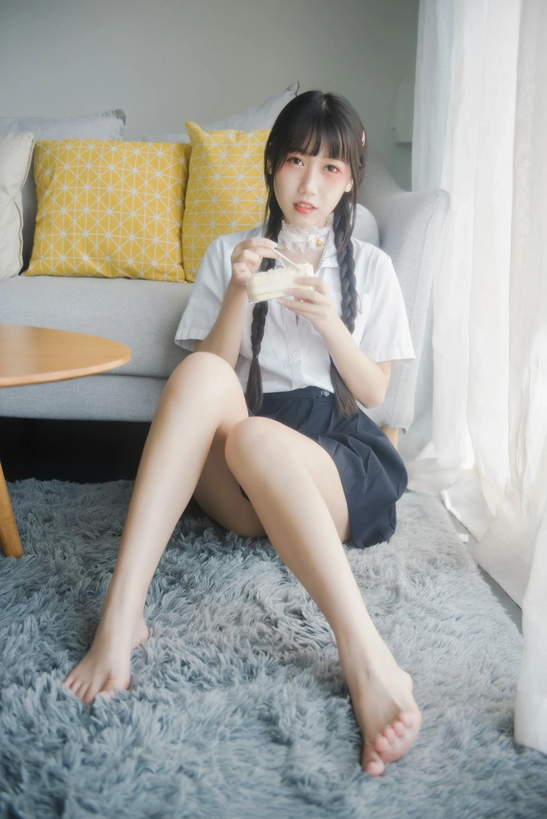 不呆猫《奶油少女》写真图集 80P+4V｜在线预览与图包下载