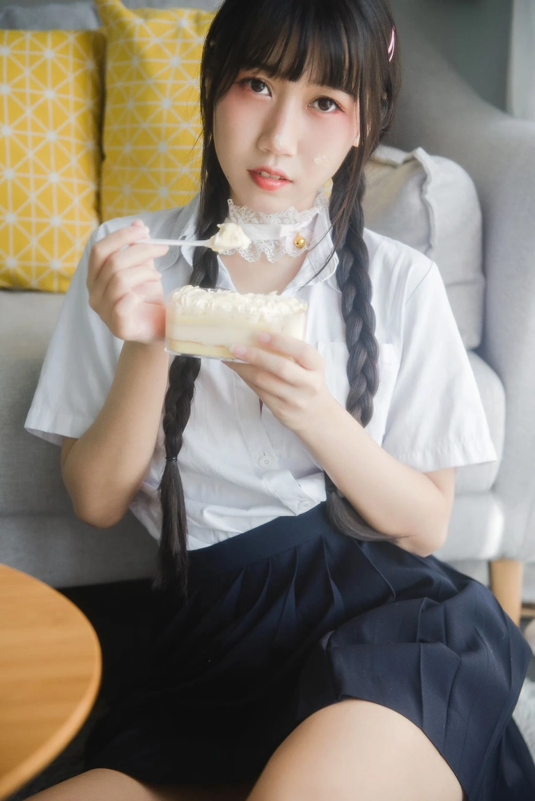 不呆猫《奶油少女》写真图集 80P+4V｜在线预览与图包下载