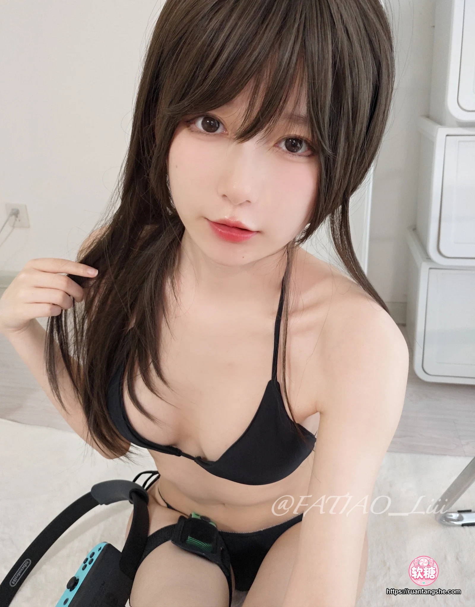 迷之呆梨 迷之呆梨 NO.017 - Fantia 2022年05月会员合集(8期)