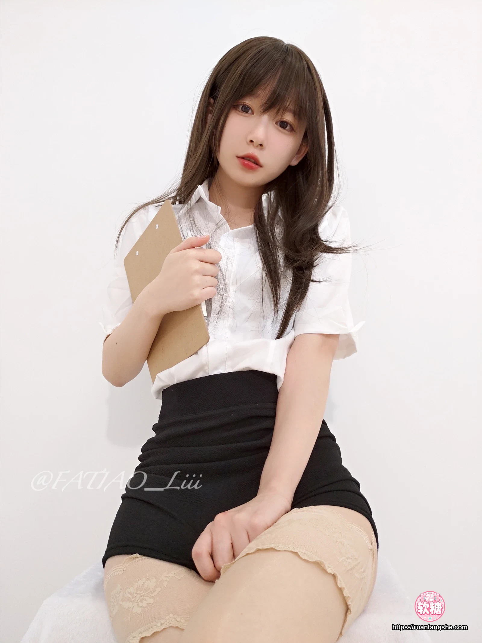 迷之呆梨 迷之呆梨 NO.017 - Fantia 2022年05月会员合集(8期)