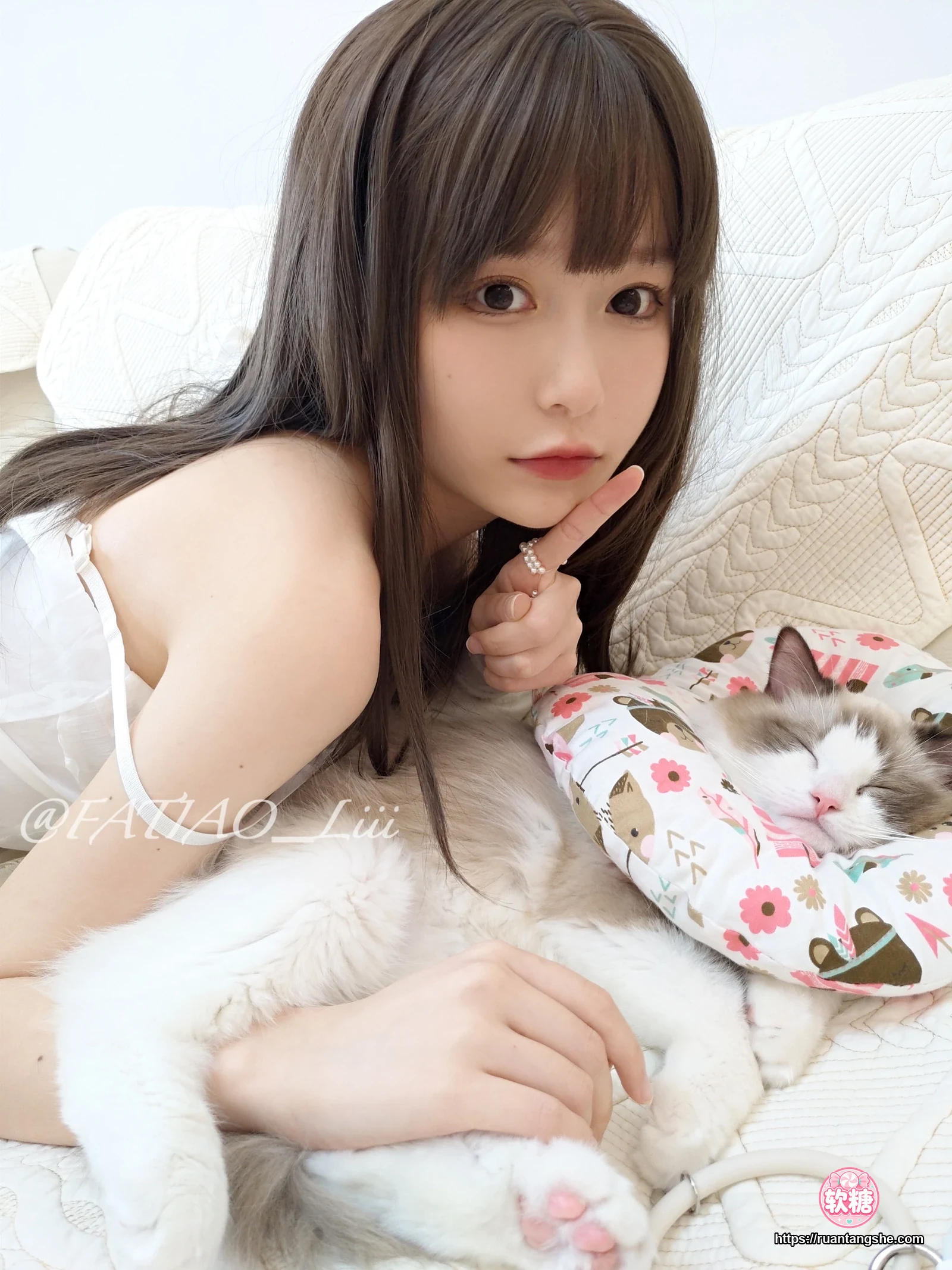迷之呆梨 迷之呆梨 NO.017 - Fantia 2022年05月会员合集(8期)