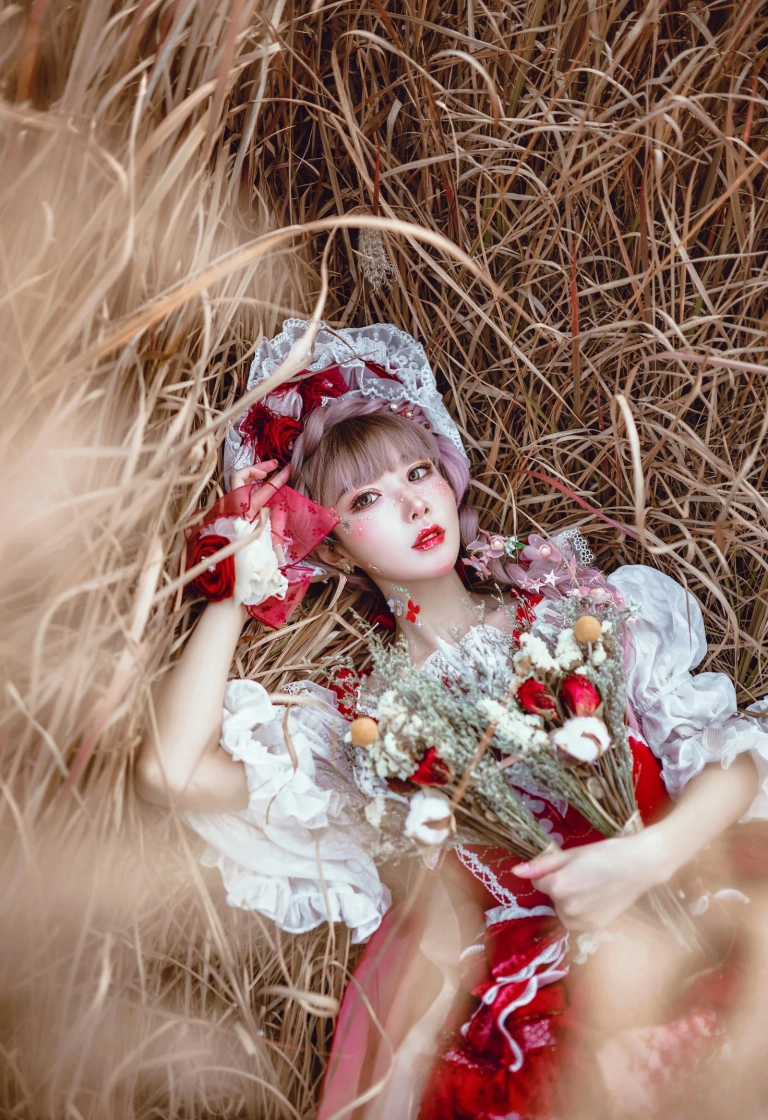 阿包也是兔娘《Lolita红裙》写真图集 12P｜在线预览与图包下载
