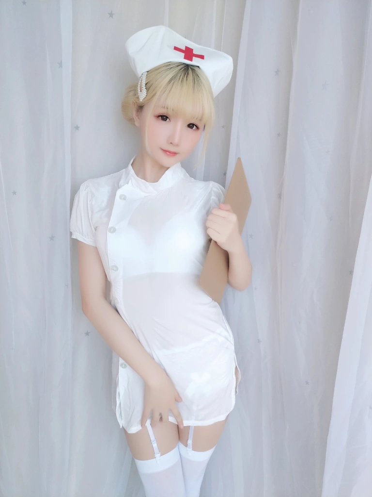 星之迟迟《VOL.17 夜勤病栋》写真图集 61P｜在线预览与图包下载