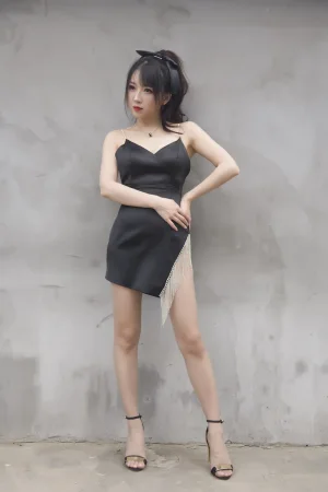小女巫露娜《黑色流苏》写真图集 32P｜在线预览与图包下载