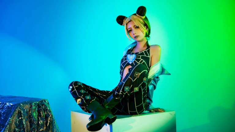 清青琴玖《JOJO的奇妙冒险》写真图集 25P｜在线预览与图包下载