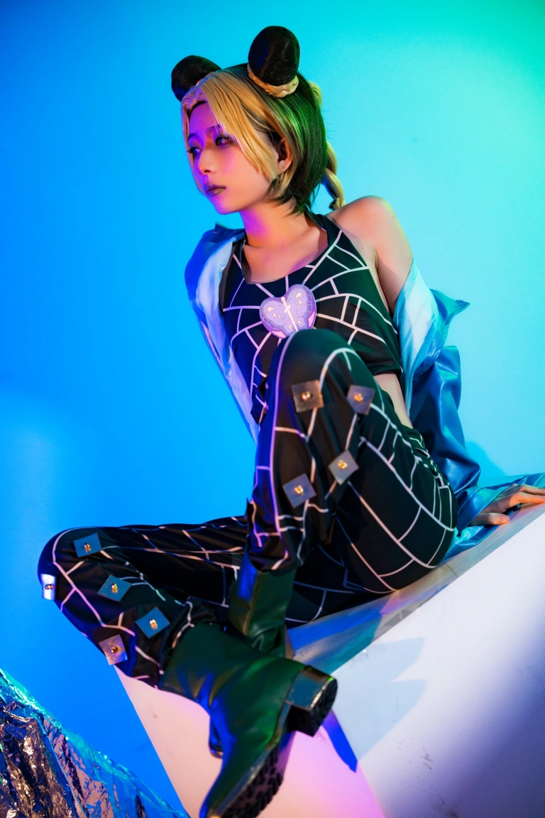 清青琴玖《JOJO的奇妙冒险》写真图集 25P｜在线预览与图包下载