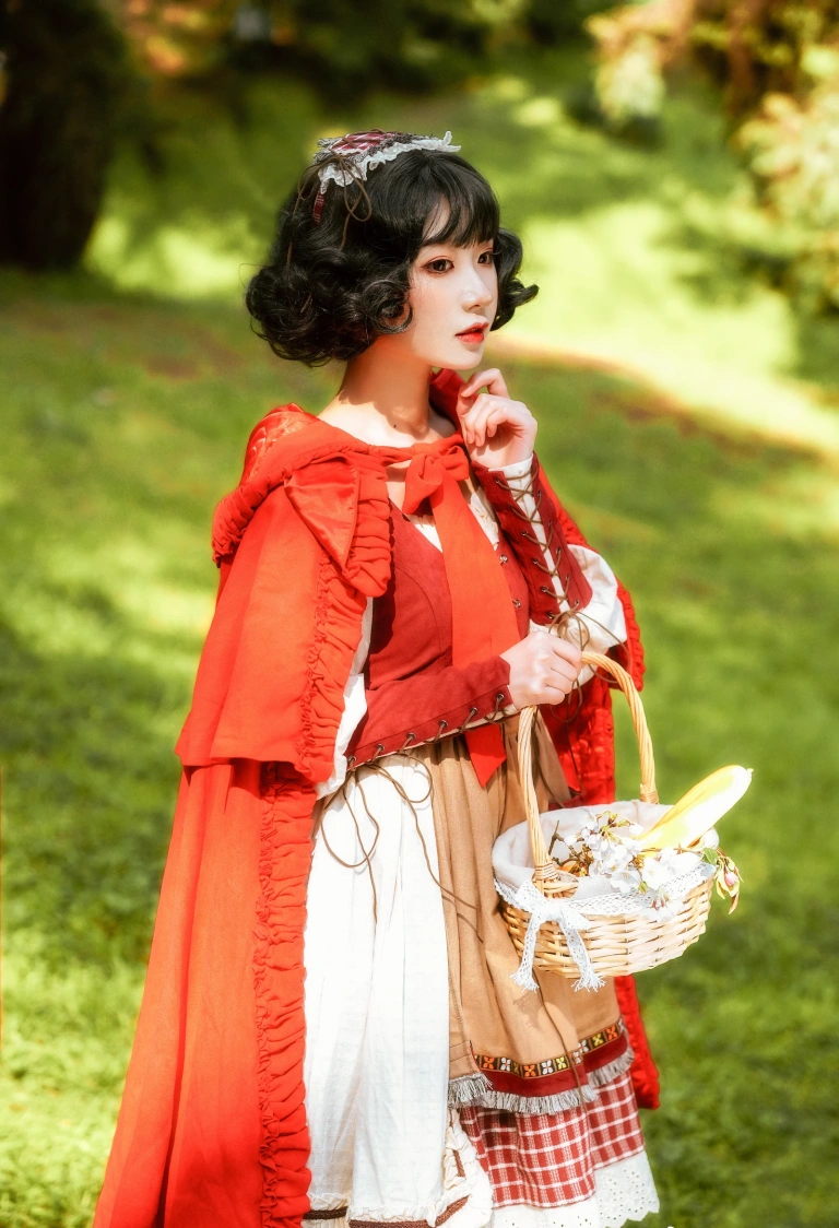 阿包也是兔娘《Lolita红裙2》写真图集 28P｜在线预览与图包下载