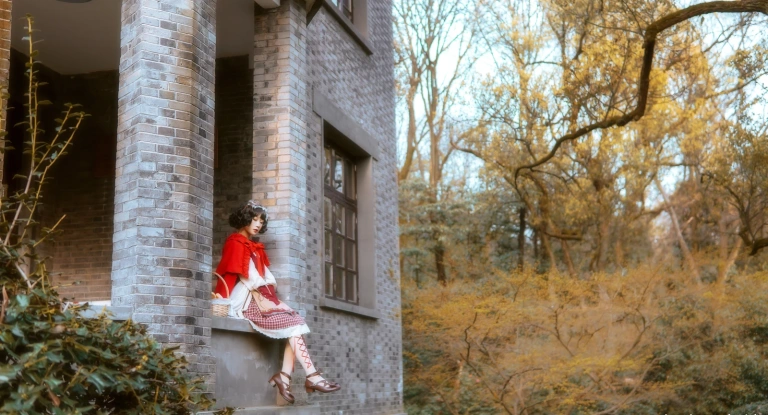 阿包也是兔娘《Lolita红裙2》写真图集 28P｜在线预览与图包下载