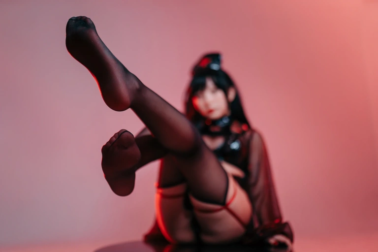 花铃《猩红护士》写真图集 77P｜在线预览与图包下载
