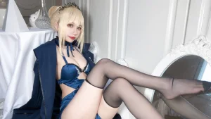 果咩酱《黑呆》写真图集 30P｜在线预览与图包下载