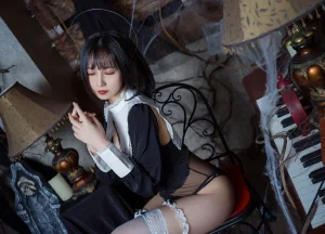 念雪《修女》写真图集 38P｜在线预览与图包下载