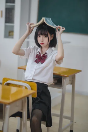 许岚《教室jk黑丝》写真图集 40P｜在线预览与图包下载