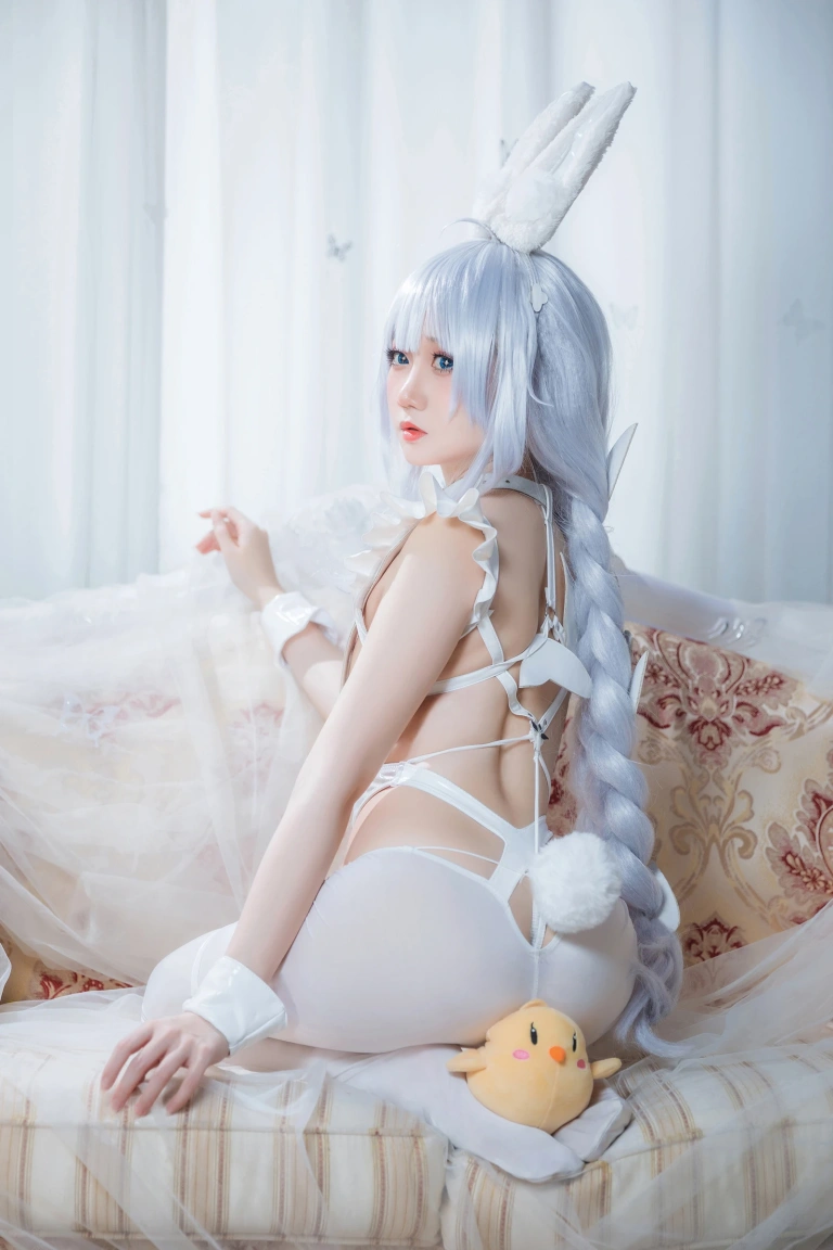 焖焖碳《恶毒兔头》写真图集 15P｜在线预览与图包下载