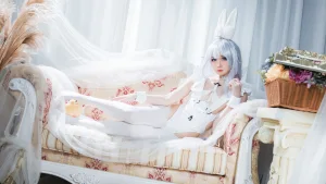 焖焖碳《恶毒兔头》写真图集 15P｜在线预览与图包下载