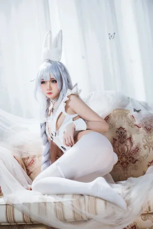 焖焖碳《恶毒兔头》写真图集 15P｜在线预览与图包下载