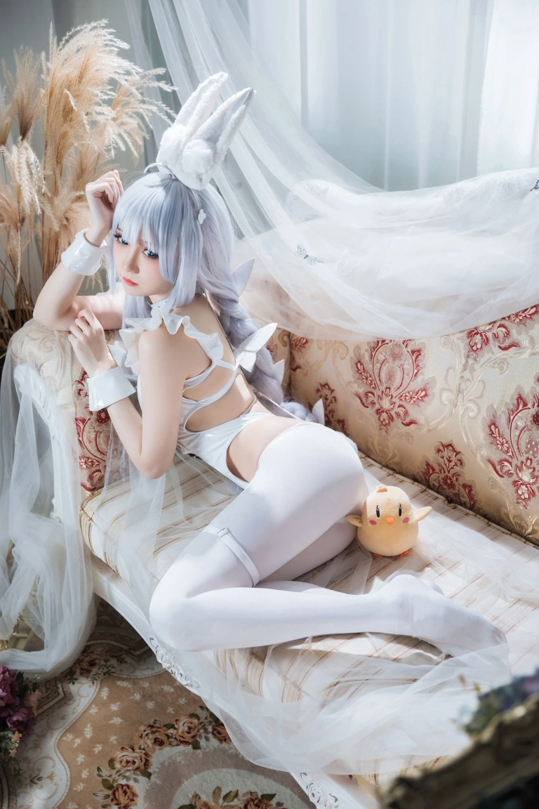 焖焖碳《恶毒兔头》写真图集 15P｜在线预览与图包下载