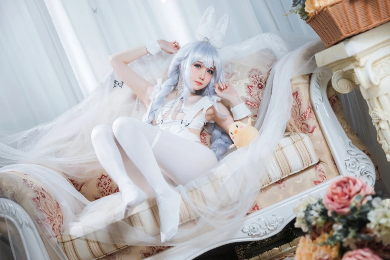 焖焖碳《恶毒兔头》写真图集 15P｜在线预览与图包下载
