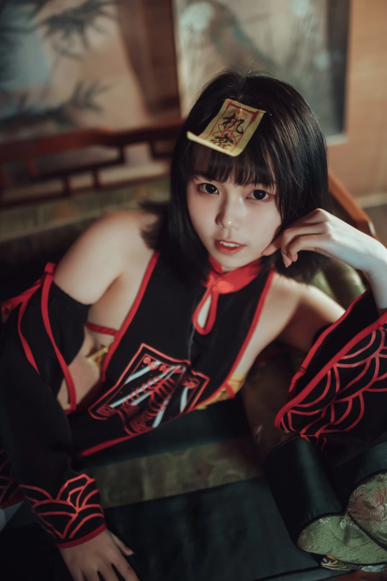 七月喵子《小僵尸》写真图集 22P｜在线预览与图包下载