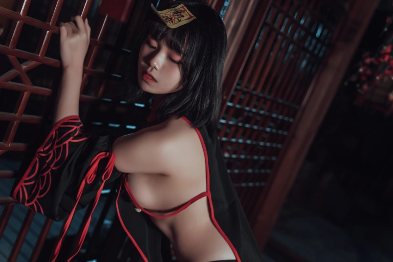 七月喵子《小僵尸》写真图集 22P｜在线预览与图包下载