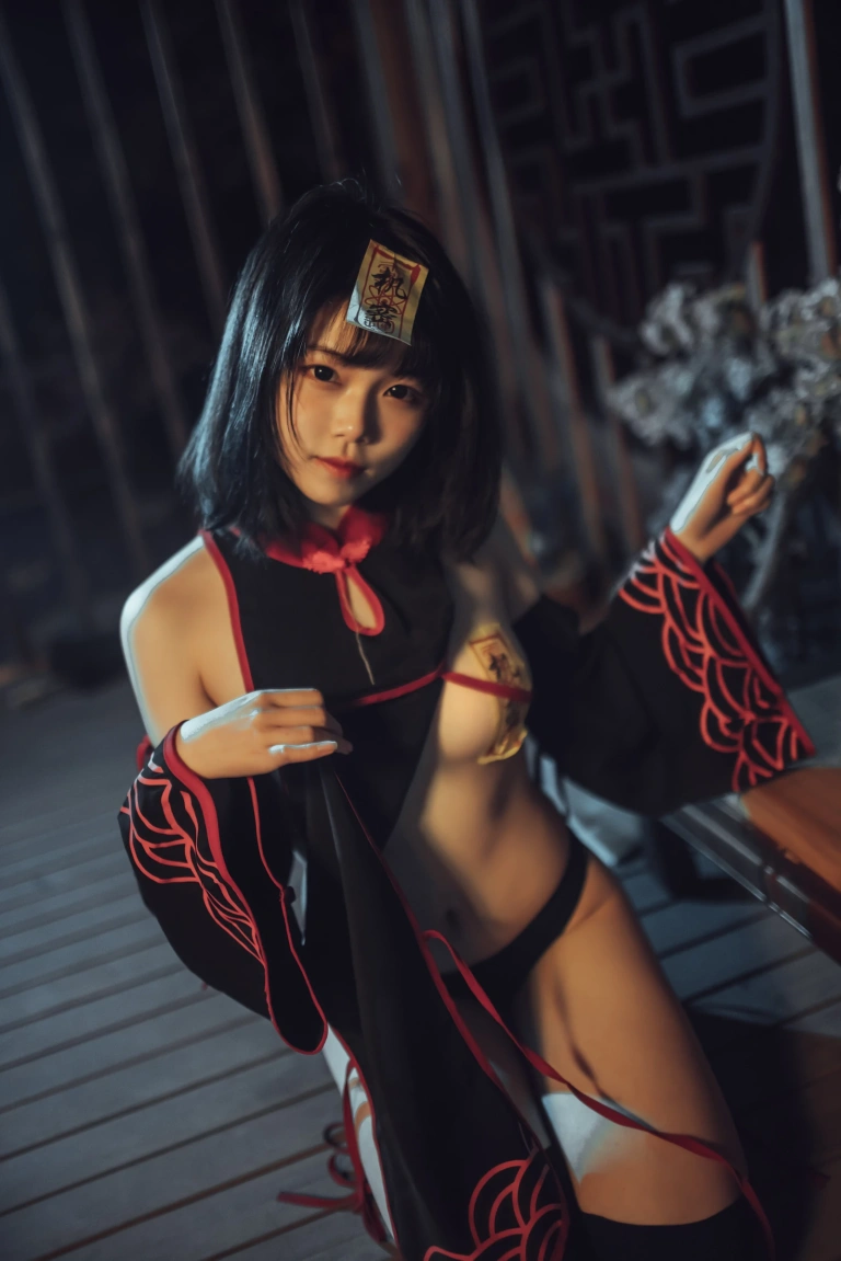 七月喵子《小僵尸》写真图集 22P｜在线预览与图包下载