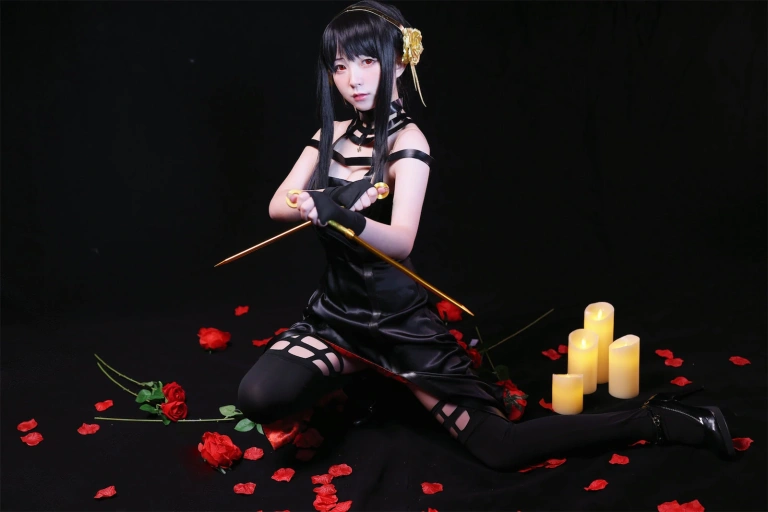 花铃《间谍过家家 约尔太太》写真图集 29P｜在线预览与图包下载
