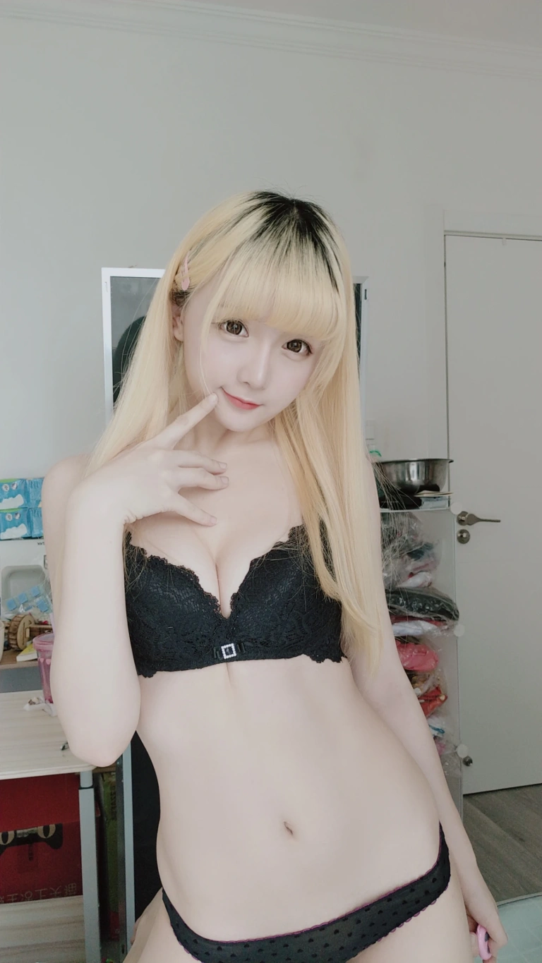 星之迟迟《定制 6-22 jk》写真图集 60P+3V｜在线预览与图包下载
