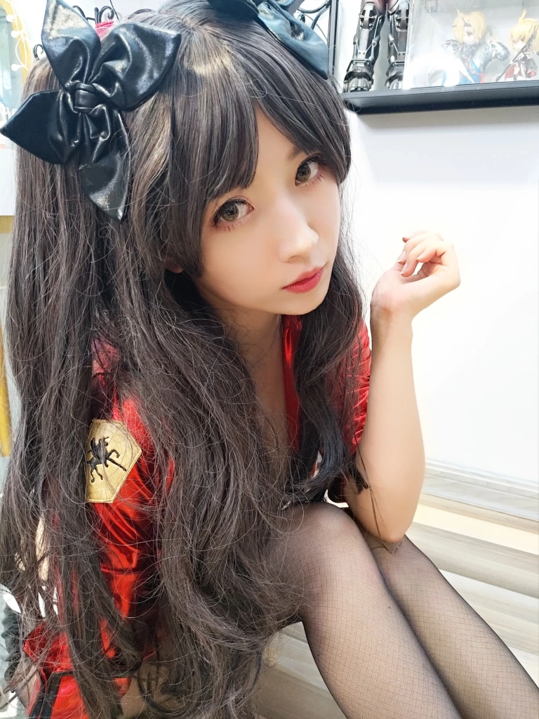 小女巫露娜《远坂凛cos》写真图集 30P｜在线预览与图包下载