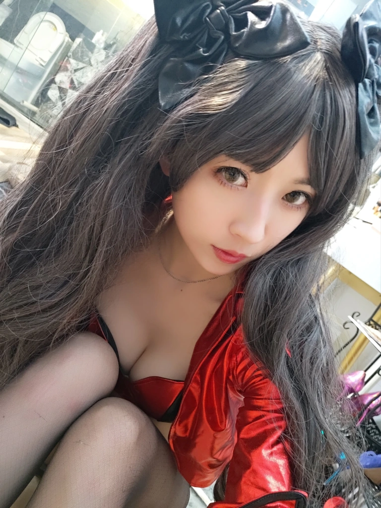 小女巫露娜《远坂凛cos》写真图集 30P｜在线预览与图包下载