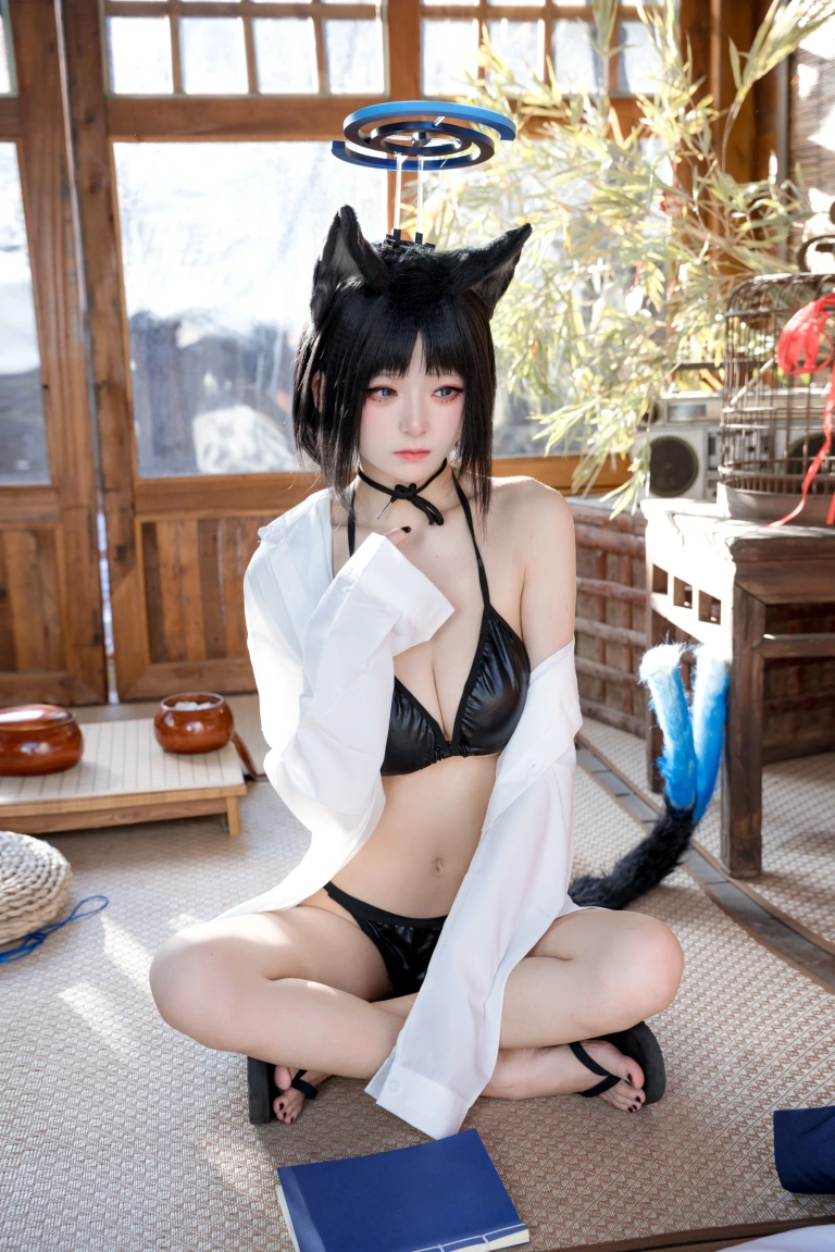 九柒喵《桔梗衬衫》写真图集 10P｜在线预览与图包下载