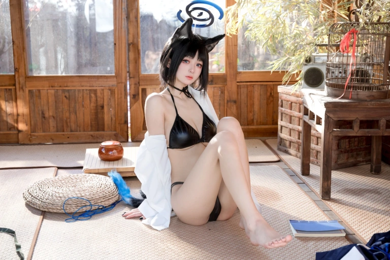 九柒喵《桔梗衬衫》写真图集 10P｜在线预览与图包下载
