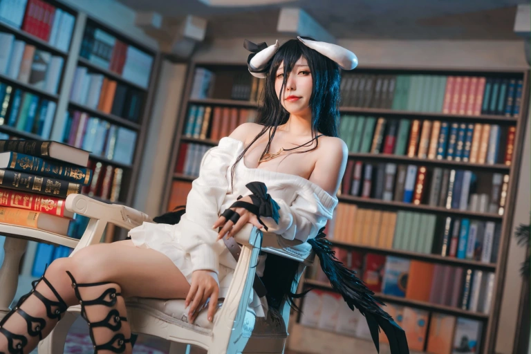 芋圆侑子《雅儿贝德私服》写真图集 20P+2V｜在线预览与图包下载