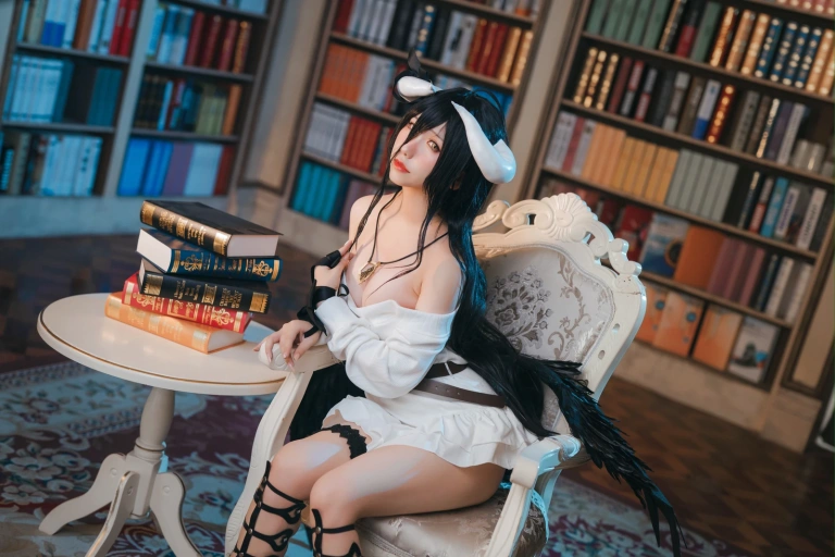 芋圆侑子《雅儿贝德私服》写真图集 20P+2V｜在线预览与图包下载