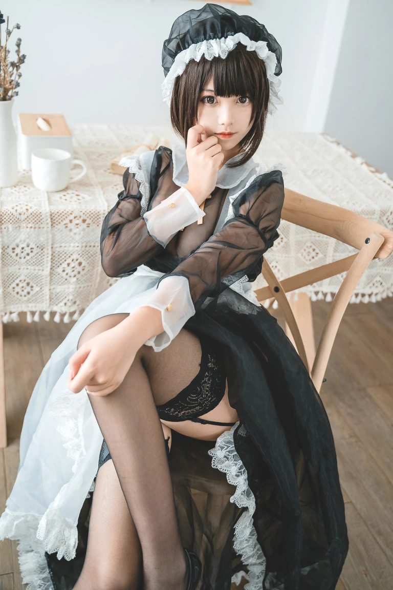 蜜汁猫裘《透明女仆》写真图集 30P｜在线预览与图包下载
