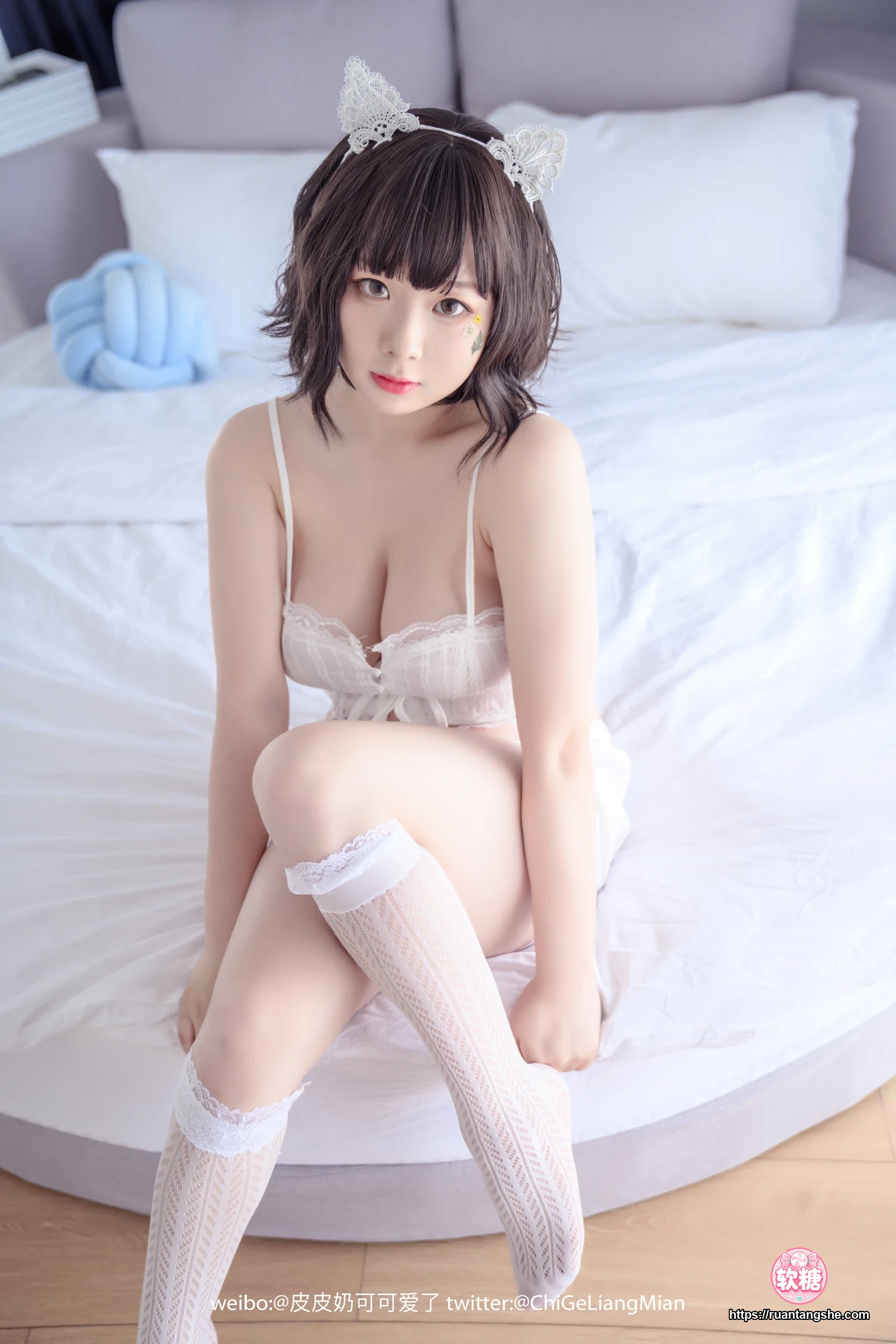 皮皮奶 皮皮奶 NO.021 - 白睡衣