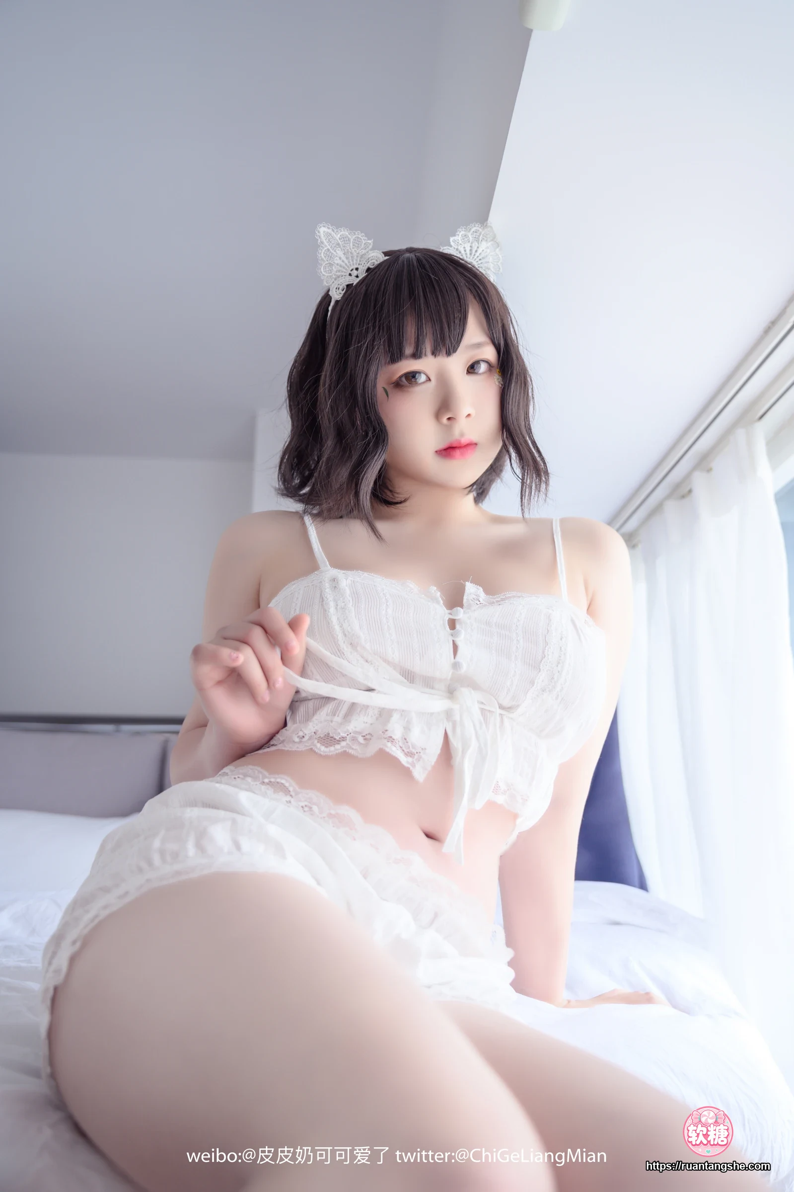 皮皮奶 皮皮奶 NO.021 - 白睡衣