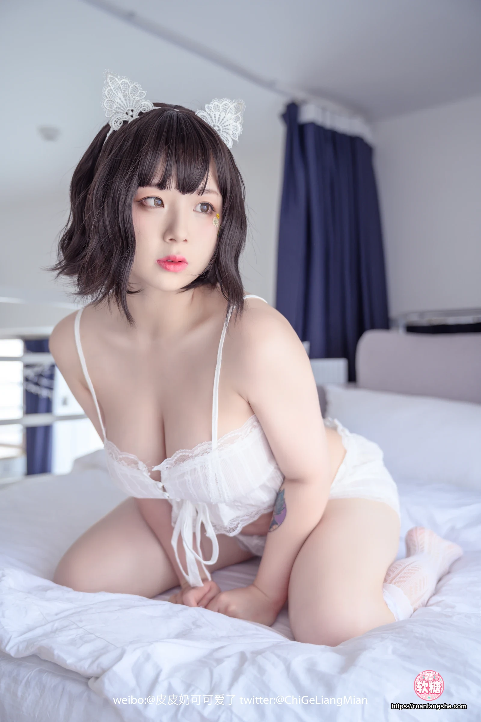 皮皮奶 皮皮奶 NO.021 - 白睡衣
