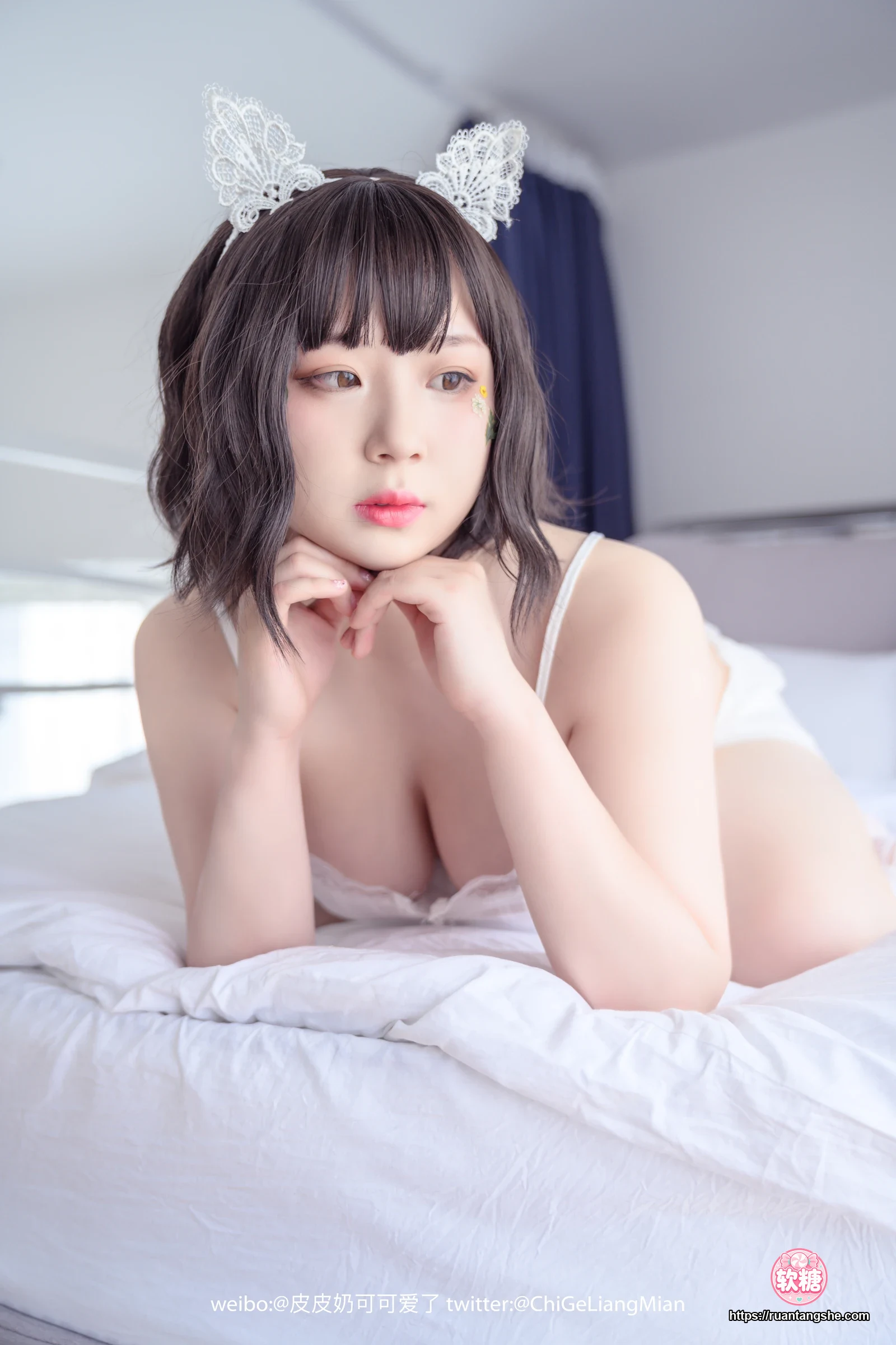 皮皮奶 皮皮奶 NO.021 - 白睡衣